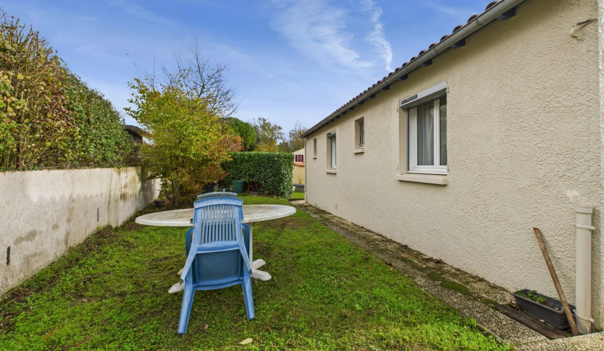 maison-individuelle-4-pieces-fontenay-le-comte-85200-1772129035-VM418_30_original