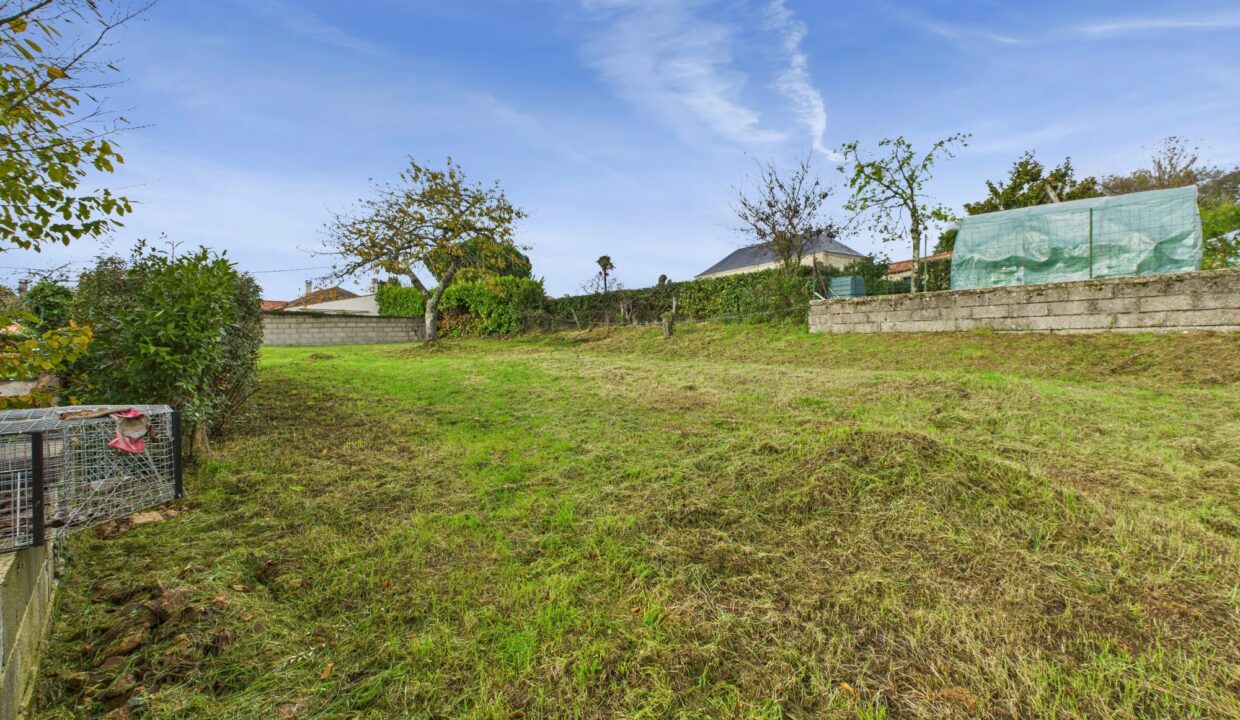 maison-individuelle-4-pieces-fontenay-le-comte-85200-1772129035-VM418_32_original