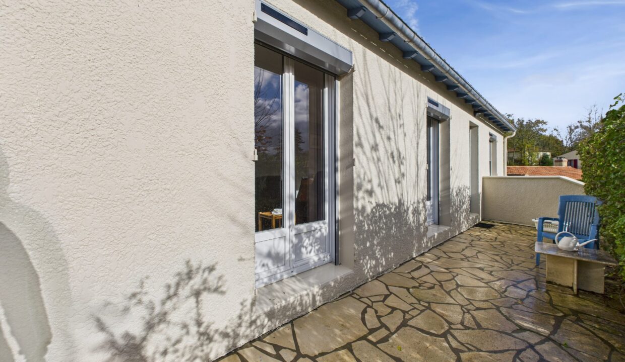 maison-individuelle-4-pieces-fontenay-le-comte-85200-1772129035-VM418_33_original