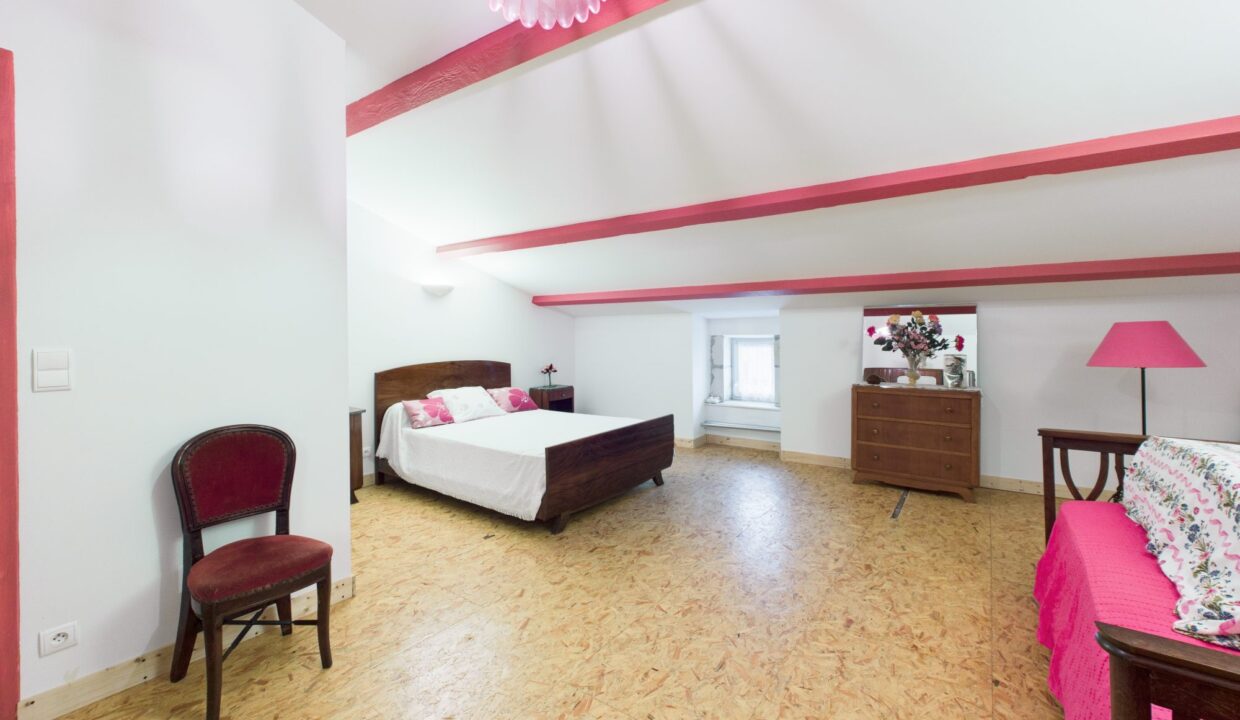 maison-mitoyenne-1-cote-6-pieces-doix-les-fontaines-85200-1771593728-VM511_27_original