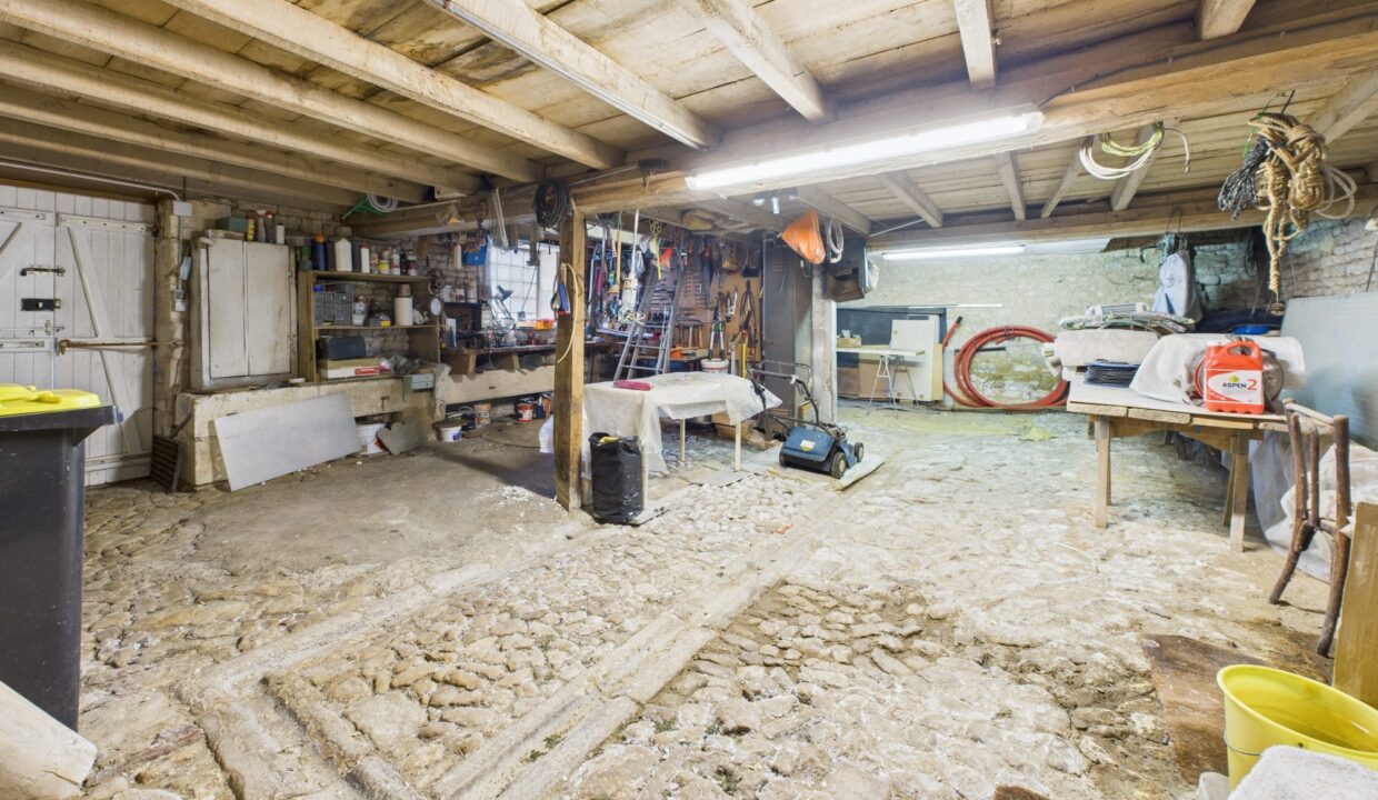 maison-mitoyenne-1-cote-6-pieces-doix-les-fontaines-85200-1771593728-VM511_31_original