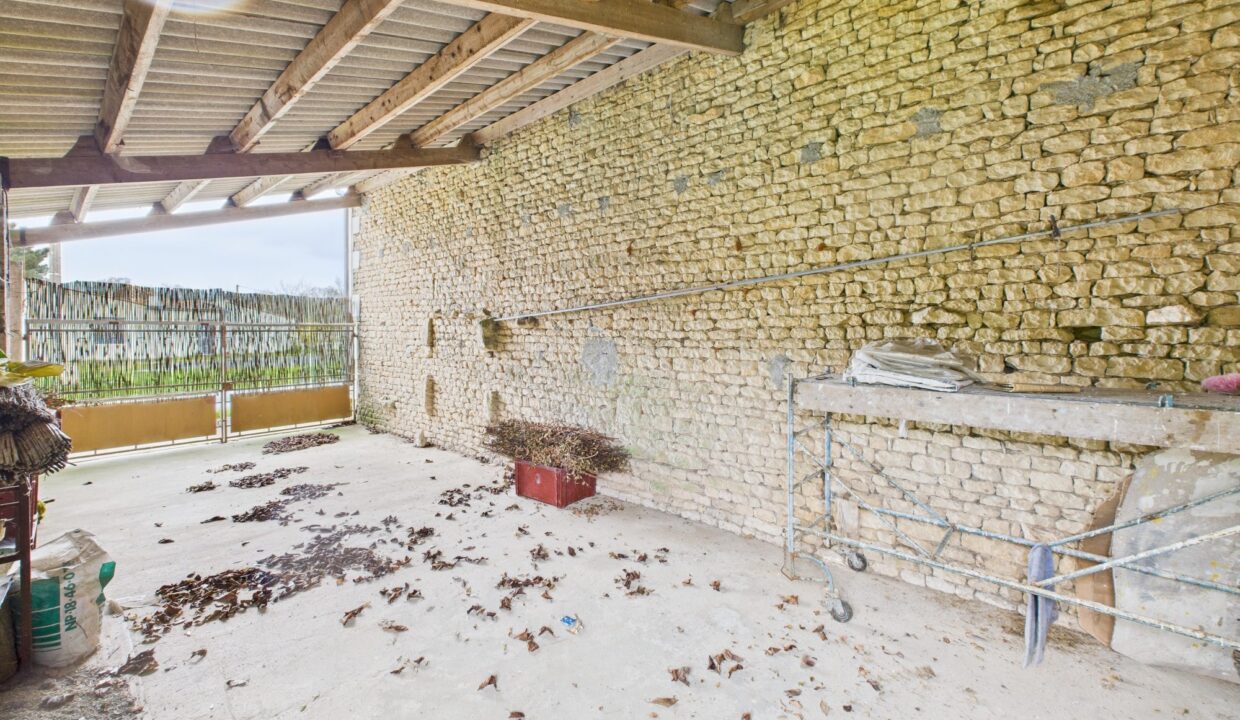 maison-mitoyenne-1-cote-6-pieces-doix-les-fontaines-85200-1771593728-VM511_34_original