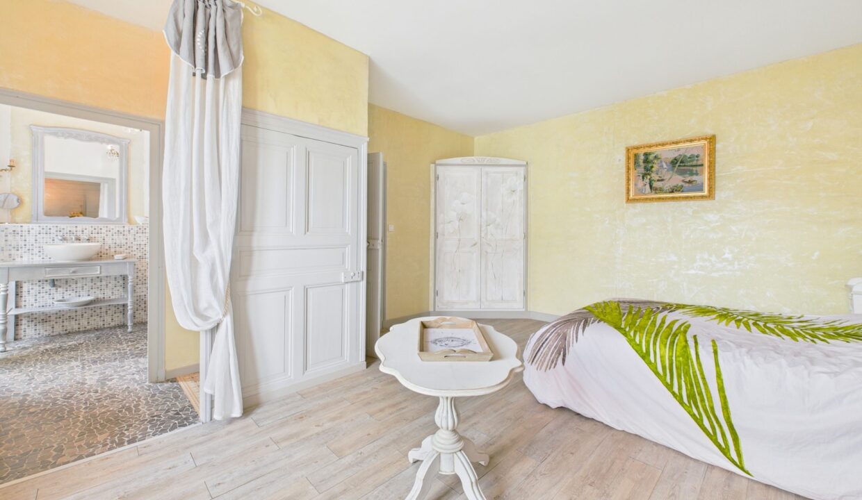 maison-bourgeoise-7-pieces-terval-85120-1776422073-VM612_21_original