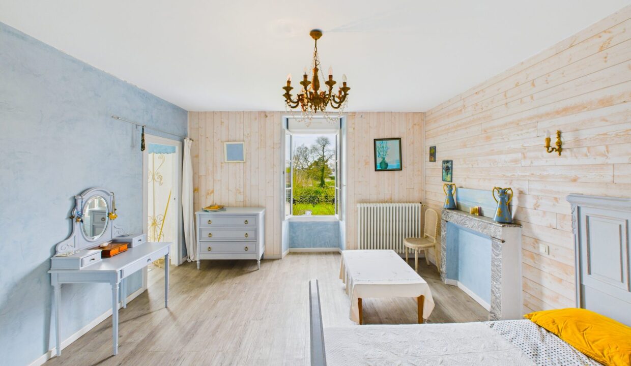 maison-bourgeoise-7-pieces-terval-85120-1776422073-VM612_27_original