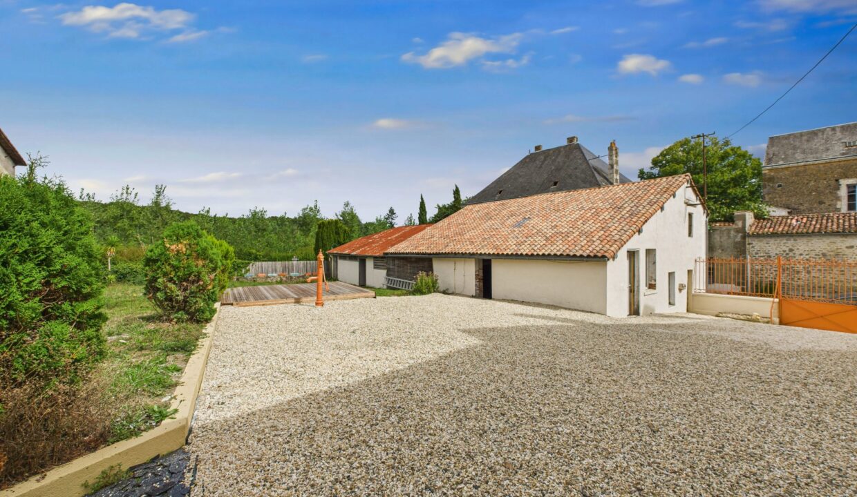 maison-ancienne-8-pieces-l-hermenault-85570-1774343815-VM702_10_original