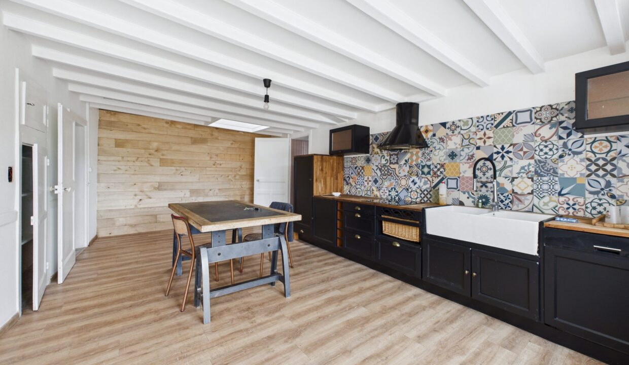 maison-ancienne-8-pieces-l-hermenault-85570-1774343815-VM702_13_original