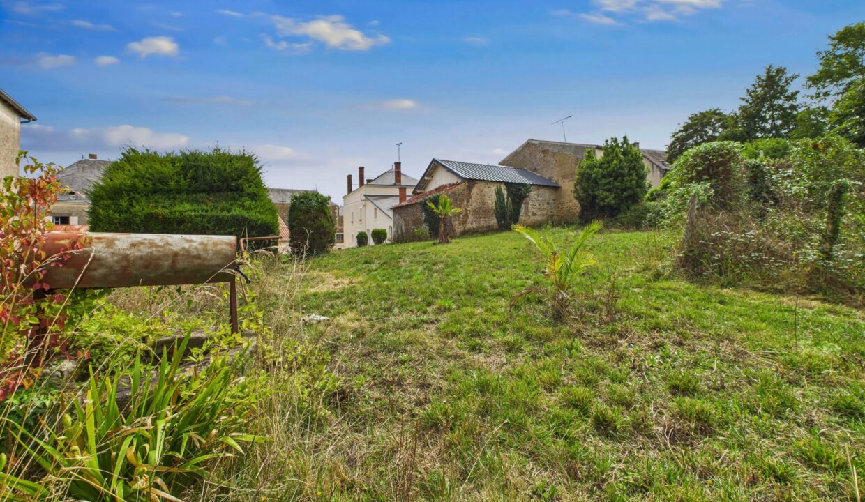 maison-ancienne-8-pieces-l-hermenault-85570-1774343815-VM702_1_original