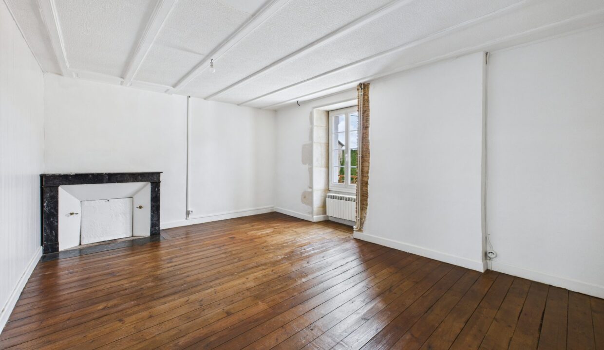 maison-ancienne-8-pieces-l-hermenault-85570-1774343815-VM702_30_original