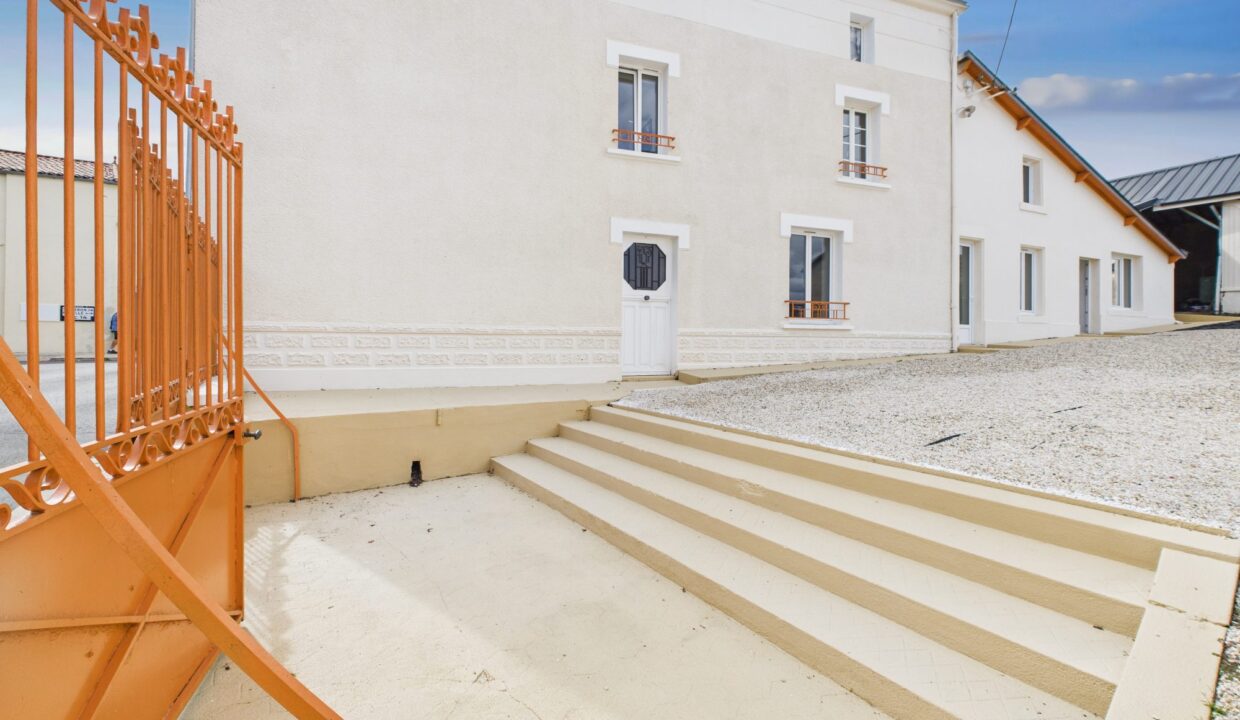 maison-ancienne-8-pieces-l-hermenault-85570-1774343815-VM702_8_original