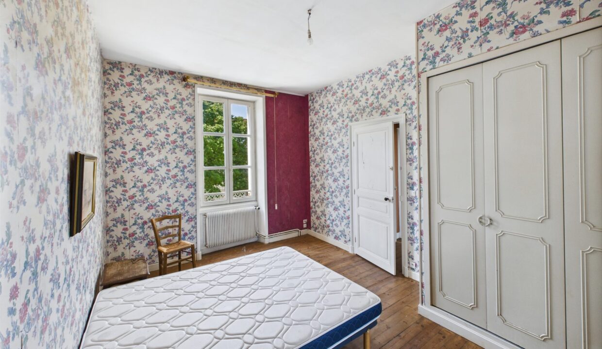 maison-bourgeoise-8-pieces-fontenay-le-comte-85200-1776331283-VM665_14_original