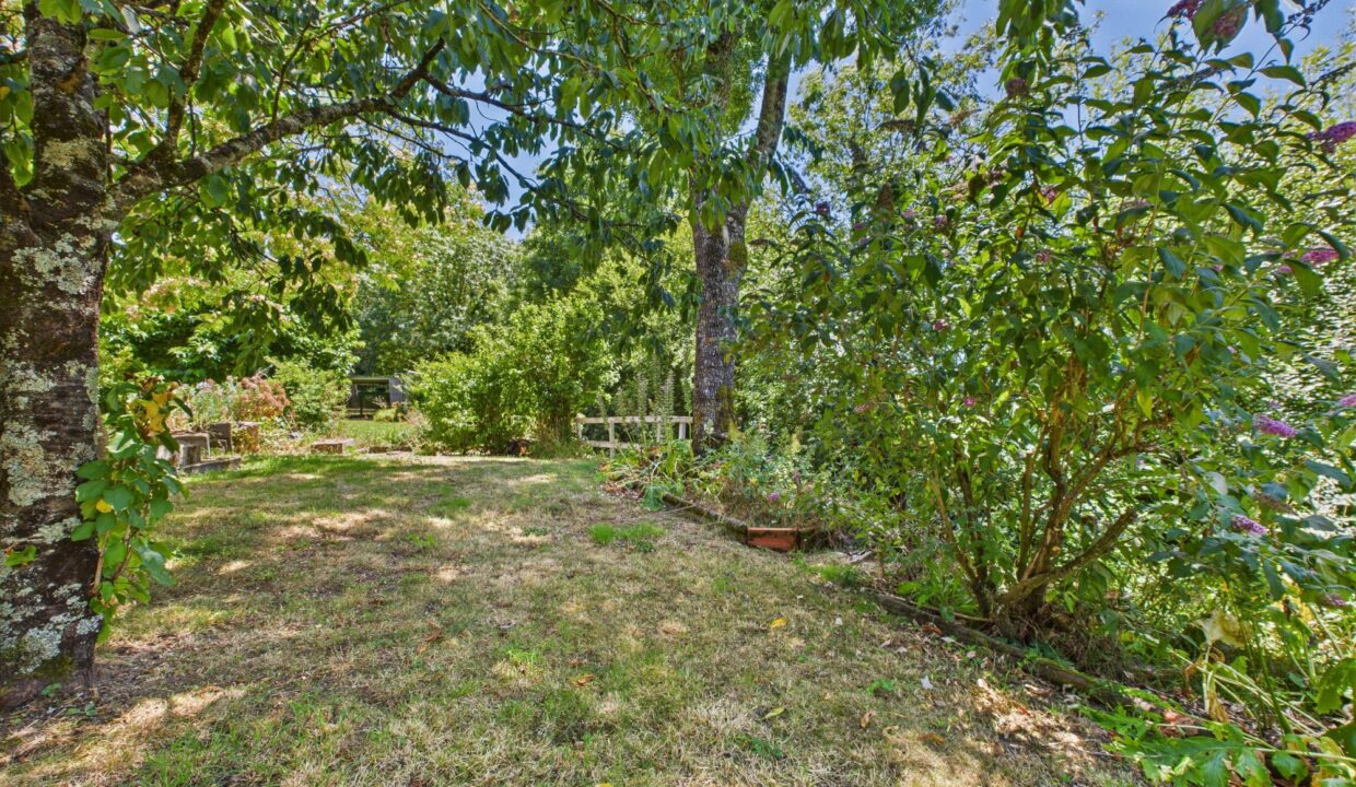 maison-individuelle-6-pieces-la-taillee-85450-1774966594-VM719_15_original