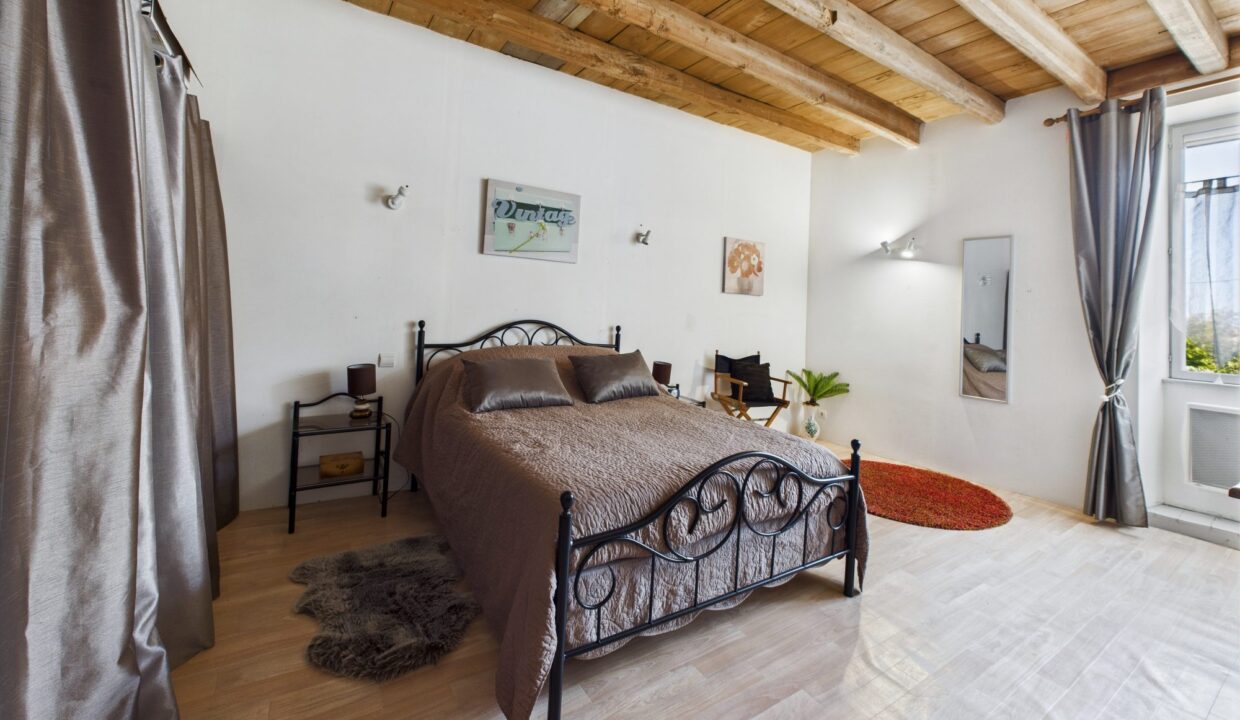 maison-ancienne-6-pieces-bouille-courdault-85420-1776156898-VM749_14_original