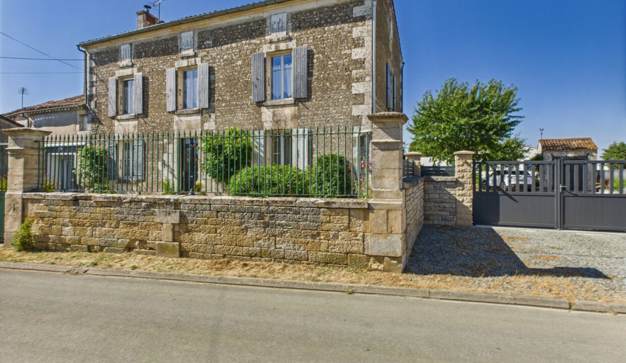 maison-ancienne-6-pieces-bouille-courdault-85420-1776156898-VM749_1_original