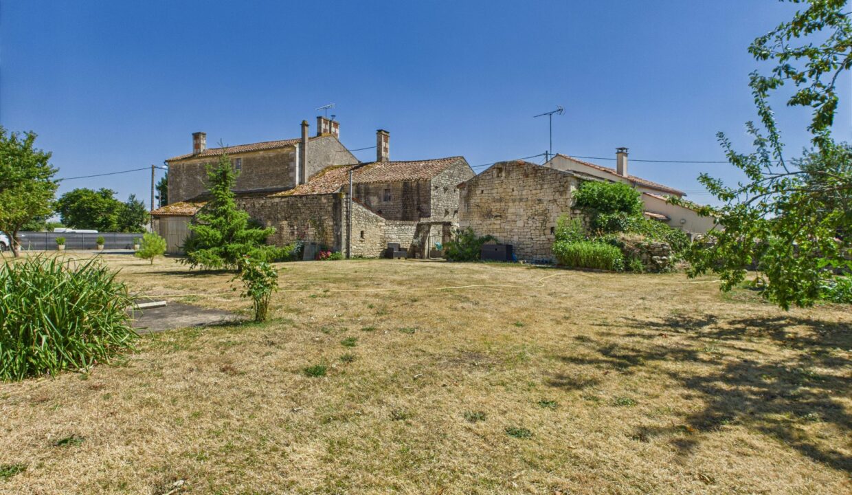 maison-ancienne-6-pieces-bouille-courdault-85420-1776156898-VM749_21_original