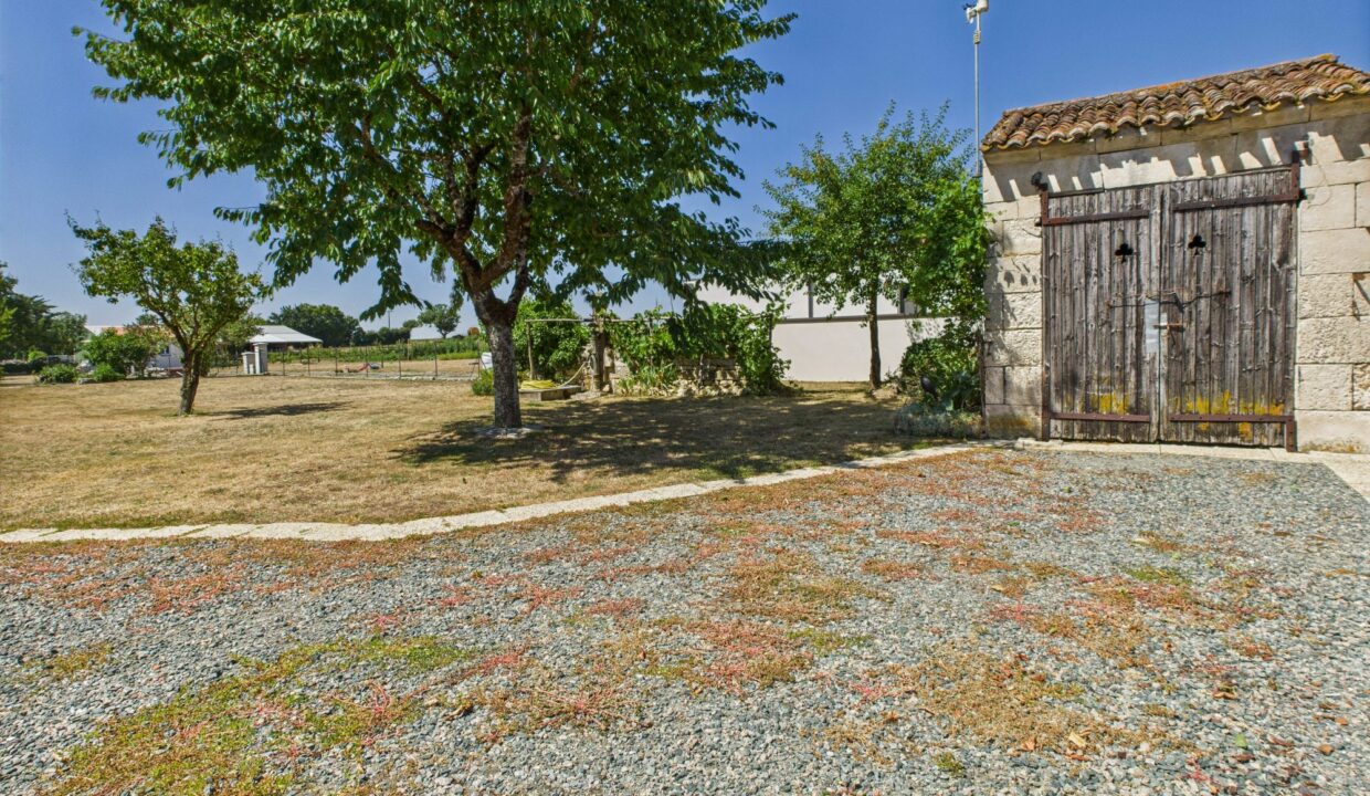 maison-ancienne-6-pieces-bouille-courdault-85420-1776156898-VM749_26_original