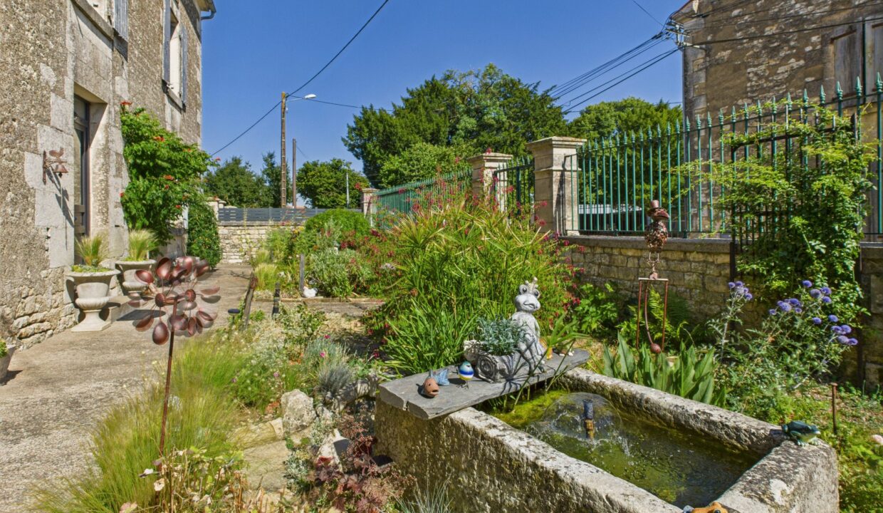 maison-ancienne-6-pieces-bouille-courdault-85420-1776156898-VM749_5_original