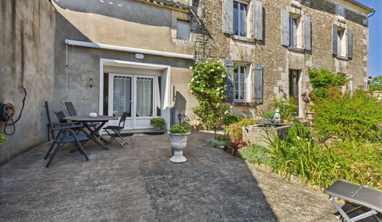 maison-ancienne-6-pieces-bouille-courdault-85420-1776156898-VM749_6_original