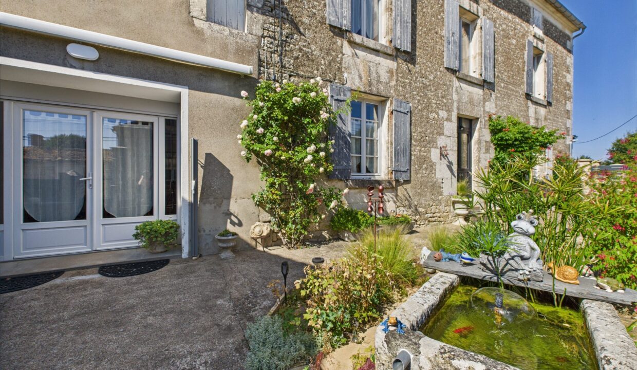 maison-ancienne-6-pieces-bouille-courdault-85420-1776156898-VM749_9_original