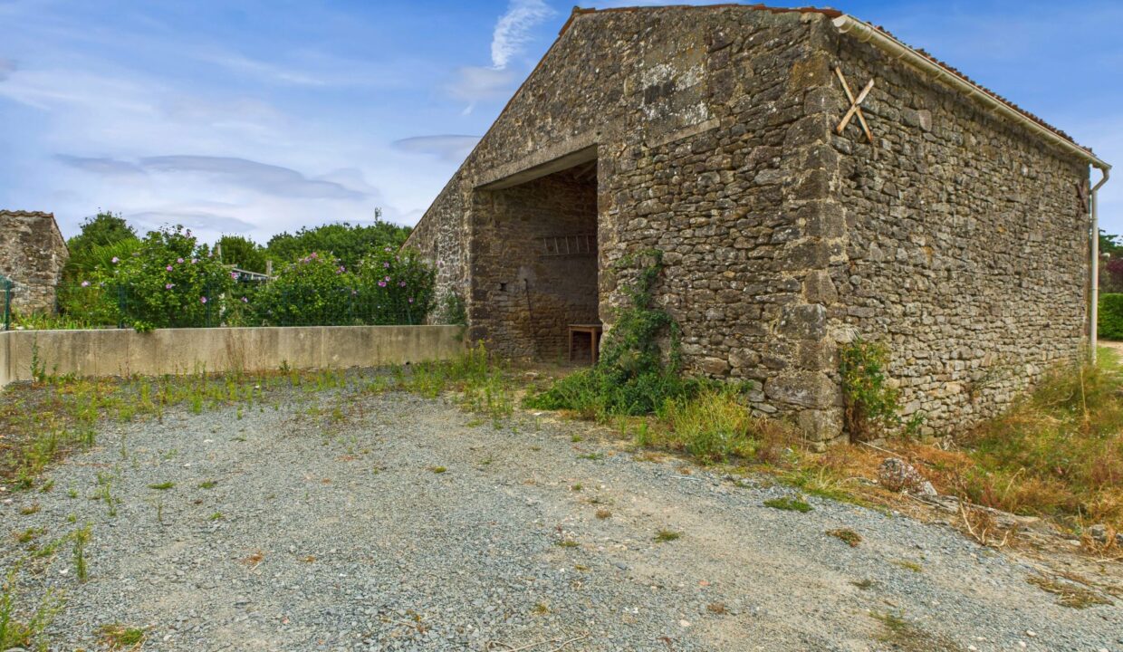 maison-mitoyenne-2-cotes-3-pieces-saint-cyr-des-gats-85410-1771503877-VM763_3_original