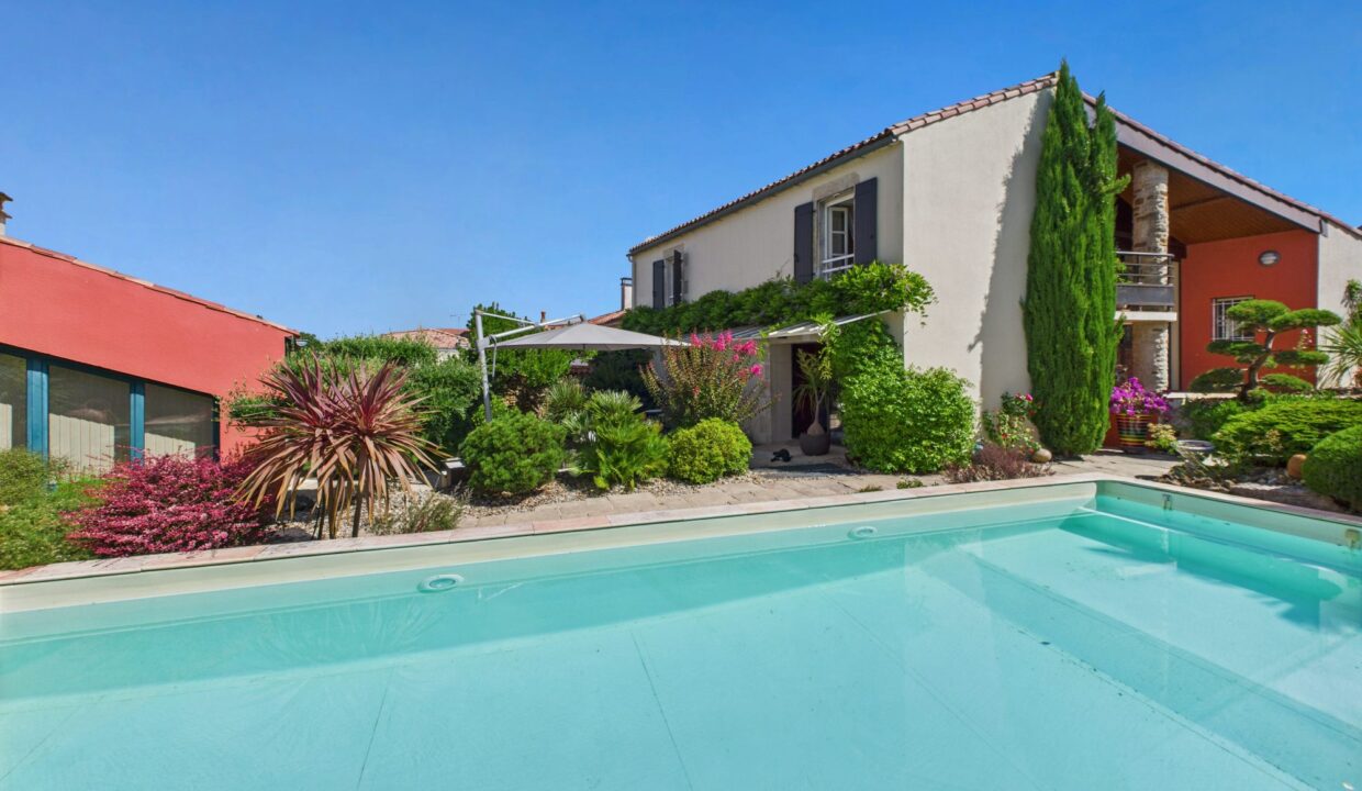 maison-villa-10-pieces-serigne-85200-1771843273-VM747_28_original