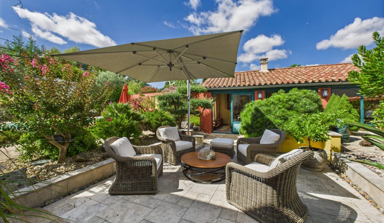 maison-villa-10-pieces-serigne-85200-1771843273-VM747_29_original