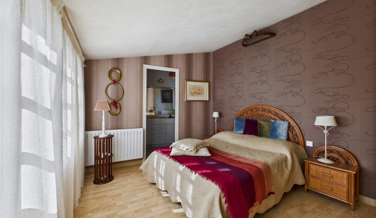 maison-villa-10-pieces-serigne-85200-1771843273-VM747_3_original