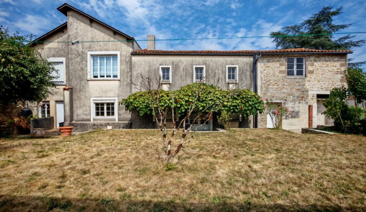 maison-ancienne-11-pieces-thouarsais-bouildroux-85410-1777277950-VM786_6_original