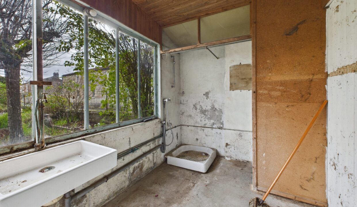 maison-ancienne-5-pieces-saint-pierre-le-vieux-85420-1775836583-VM847_36_original