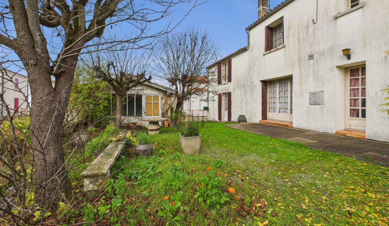 maison-ancienne-5-pieces-saint-pierre-le-vieux-85420-1780342112-VM847_39_original