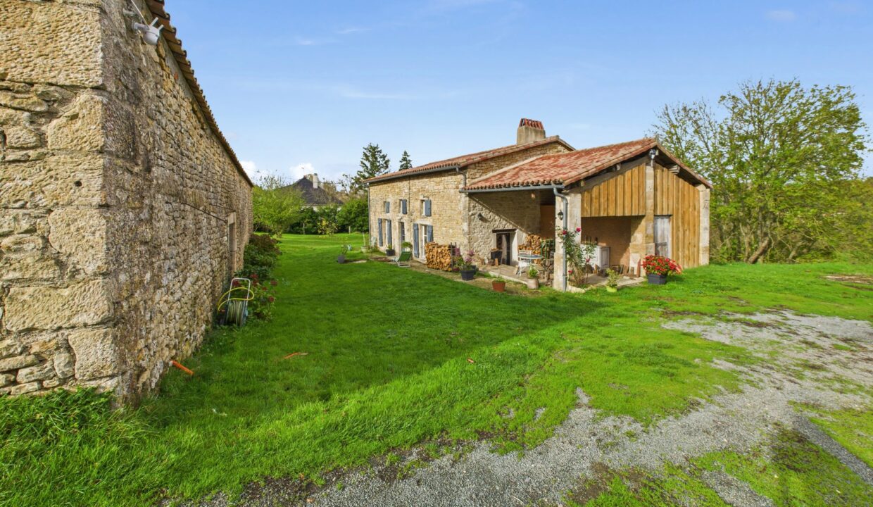 maison-ancienne-5-pieces-ardin-79160-1763391932-VM855_24_original