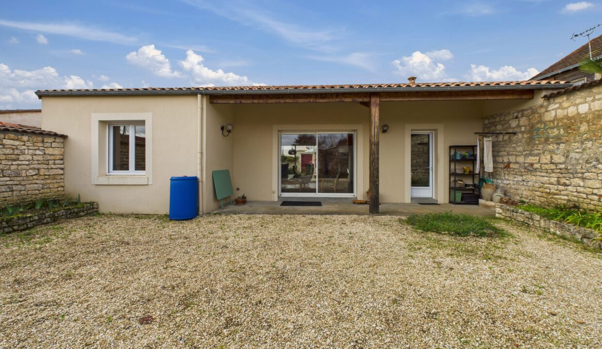 maison-ancienne-6-pieces-fontenay-le-comte-85200-1776930852-VM866_41_original