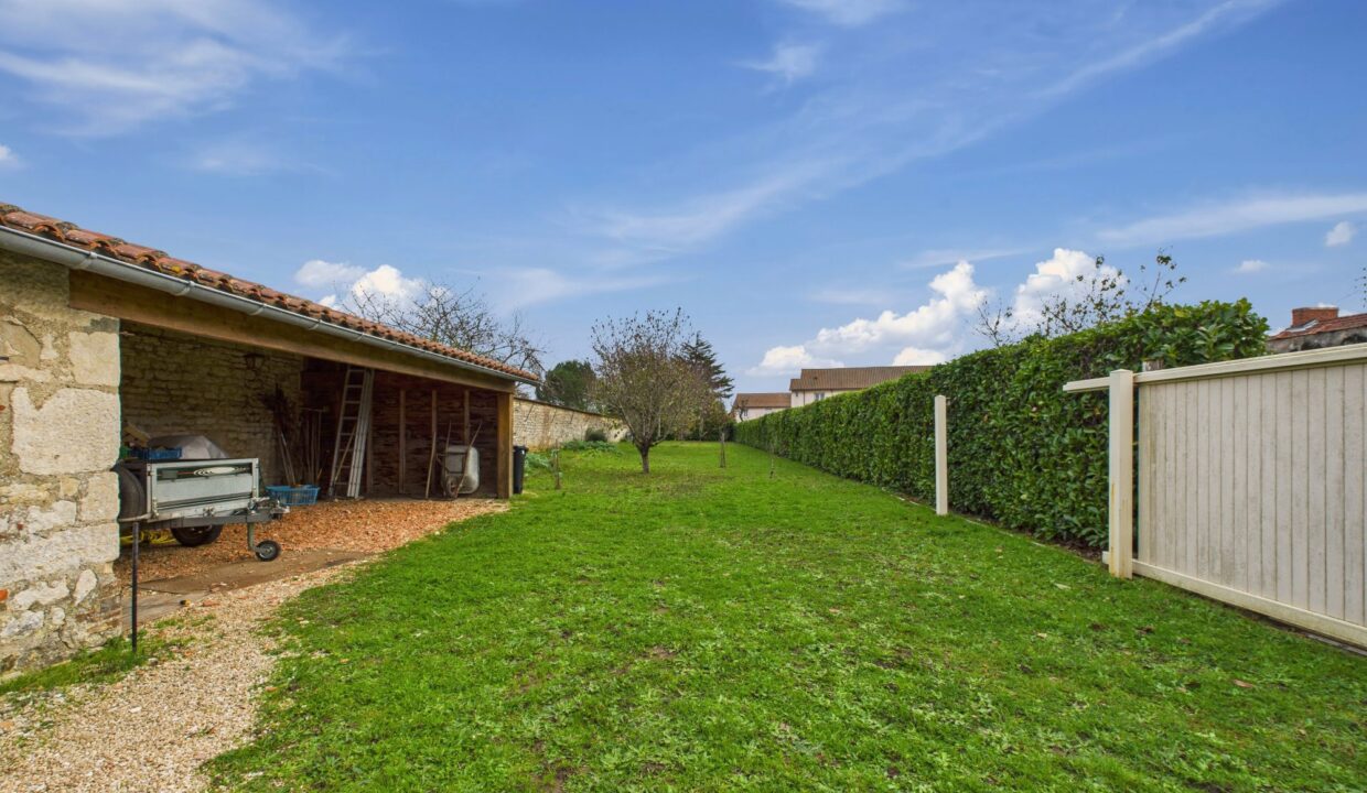 maison-ancienne-6-pieces-fontenay-le-comte-85200-1776930852-VM866_45_original