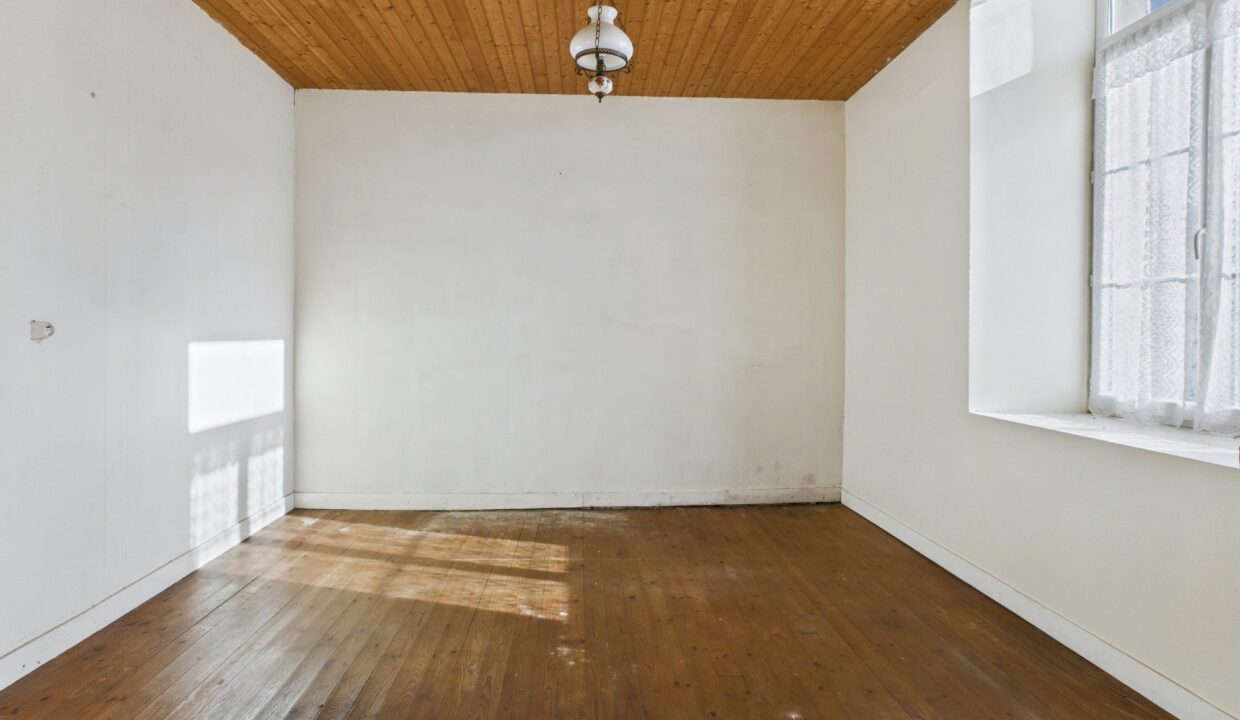 maison-mitoyenne-1-cote-8-pieces-fontenay-le-comte-85200-1771583775-VM856_1_original