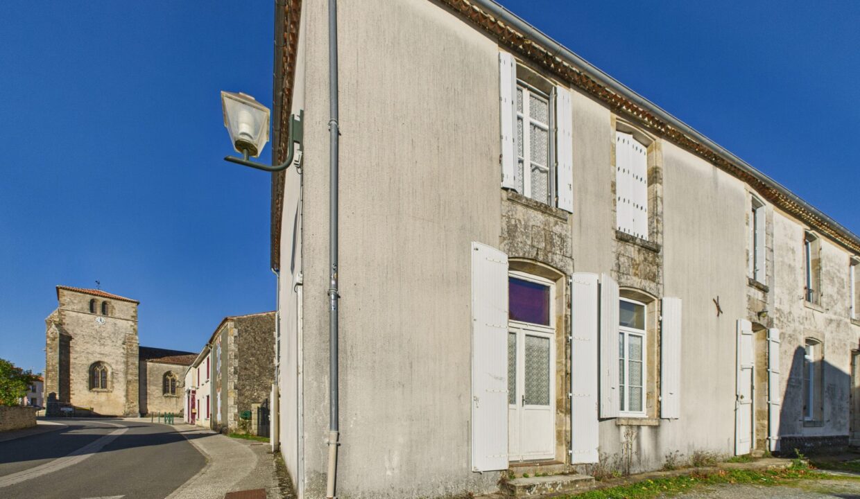 maison-mitoyenne-1-cote-8-pieces-fontenay-le-comte-85200-1786113460-VM856_15_original