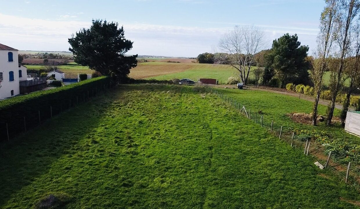 terrain-constructible-1925-m2-serigne-85200-1791182529-VT075_2_original
