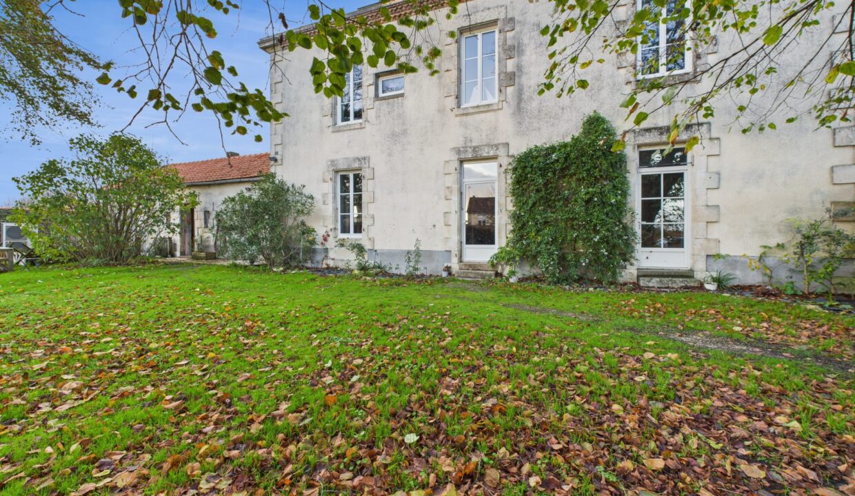 maison-ancienne-7-pieces-nalliers-85370-1771843210-VM868_17_original