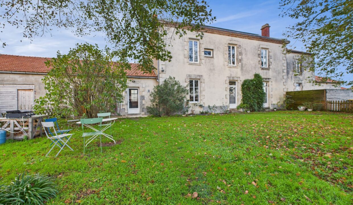 maison-ancienne-7-pieces-nalliers-85370-1771843210-VM868_18_original