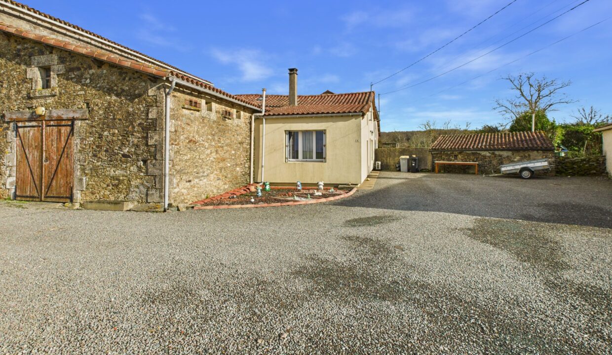 maison-ancienne-3-pieces-vouvant-85120-1776421567-VM882_17_original