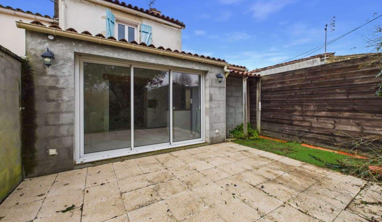 maison-mitoyenne-1-cote-4-pieces-vouille-les-marais-85450-1771411903-VM892_14_original