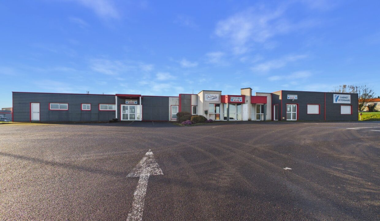 immobilier-pro-local-commercial-770-m2-la-chataigneraie-85120-1790253334-VP087_1_original
