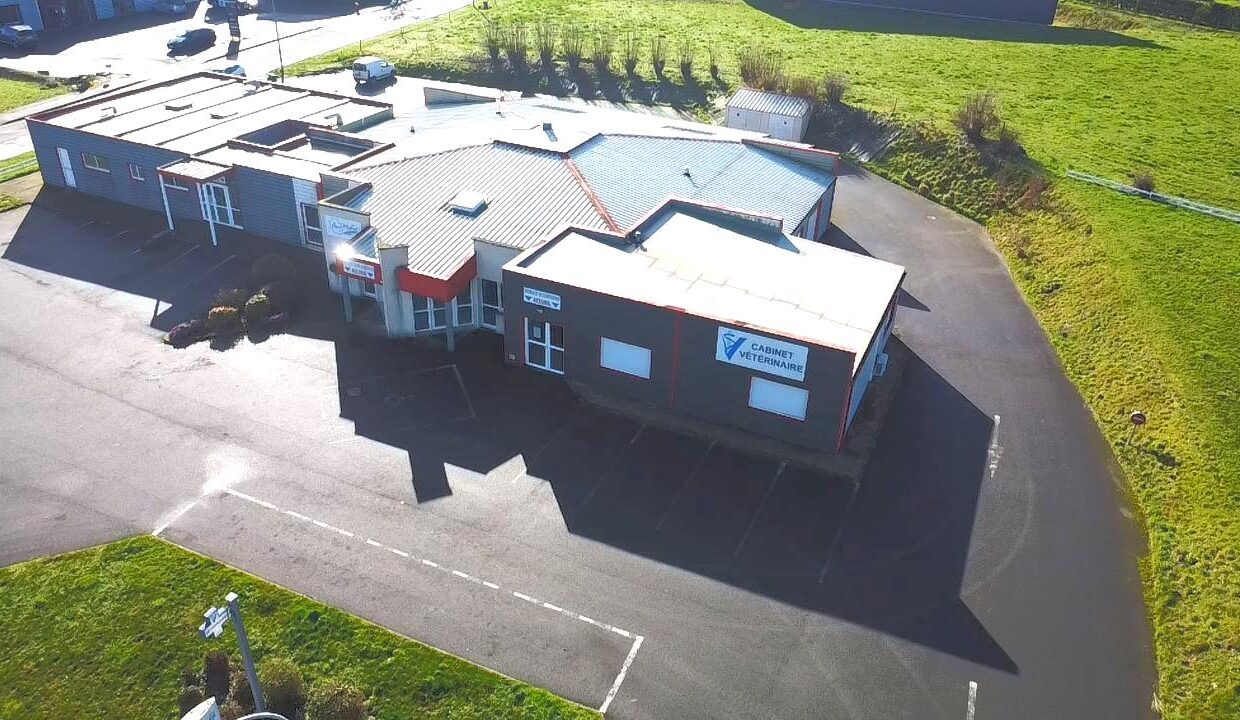 immobilier-pro-local-commercial-770-m2-la-chataigneraie-85120-1790253334-VP087_27_original