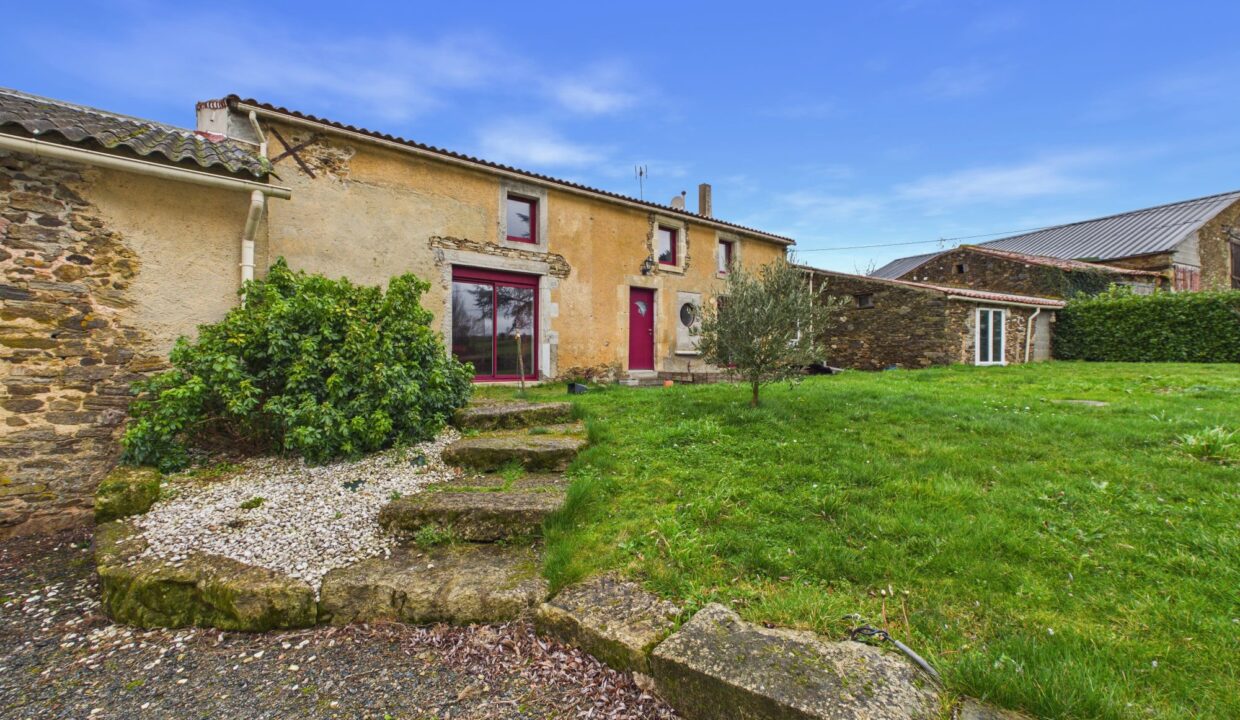 maison-ancienne-6-pieces-la-chapelle-aux-lys-85120-1779989226-VM903_40_original