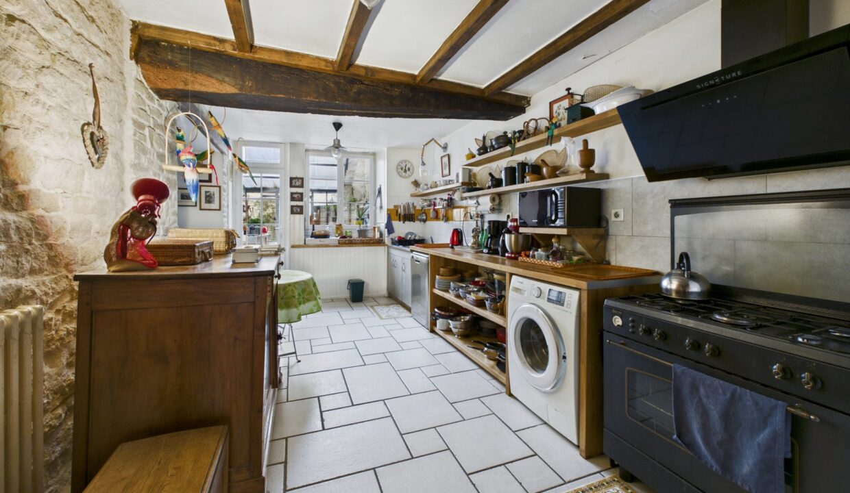 maison-ancienne-8-pieces-fontenay-le-comte-85200-1775713654-VM905_18_original