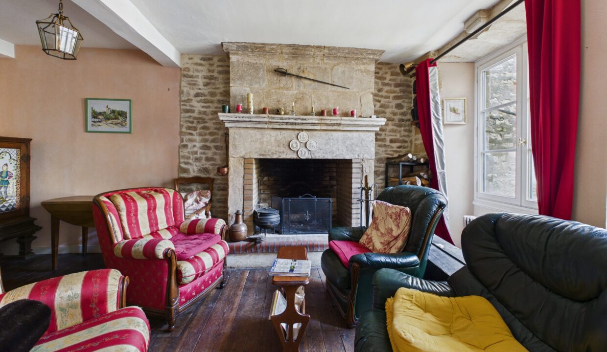 maison-ancienne-8-pieces-fontenay-le-comte-85200-1775713654-VM905_20_original