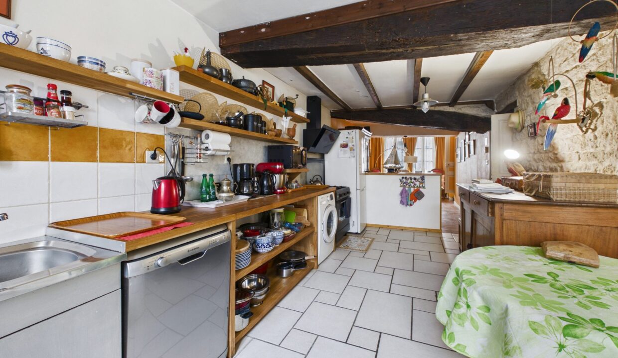 maison-ancienne-8-pieces-fontenay-le-comte-85200-1775713654-VM905_21_original