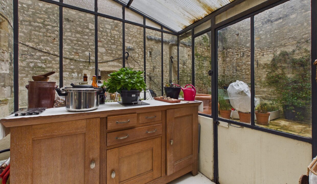 maison-ancienne-8-pieces-fontenay-le-comte-85200-1775713654-VM905_27_original