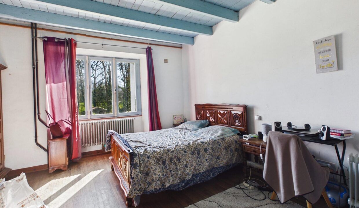maison-ancienne-9-pieces-saint-cyr-des-gats-85410-1777299303-VM917_7_original