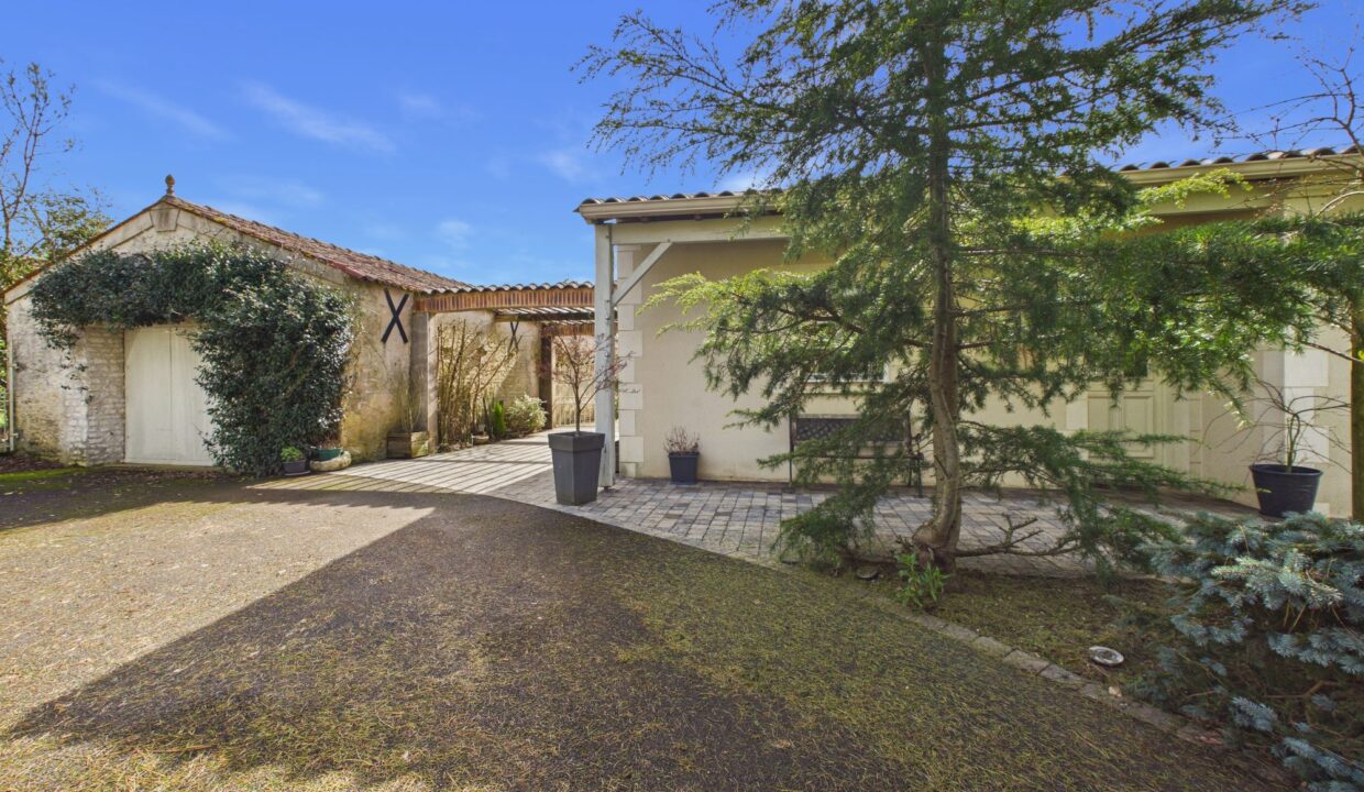 maison-plain-pied-8-pieces-montreuil-85200-1777297224-VM918_16_original