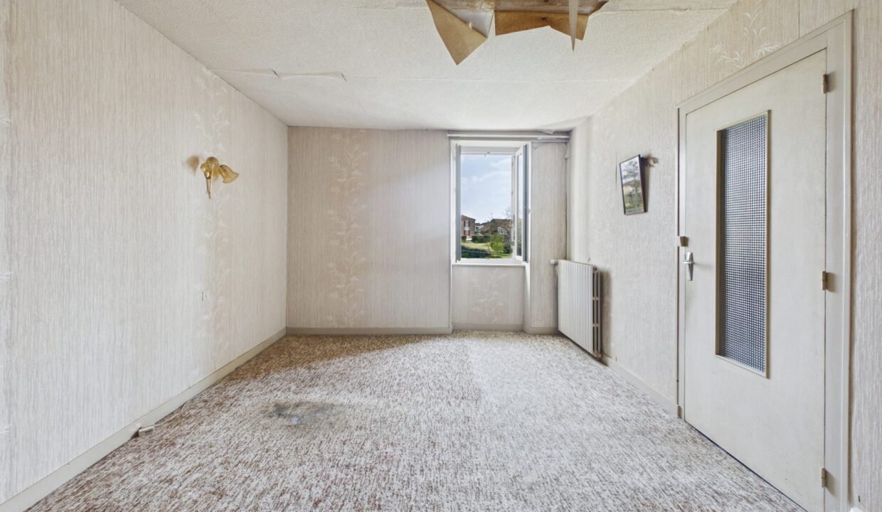 maison-ancienne-4-pieces-saint-cyr-des-gats-85410-1775055541-VM944_15_original