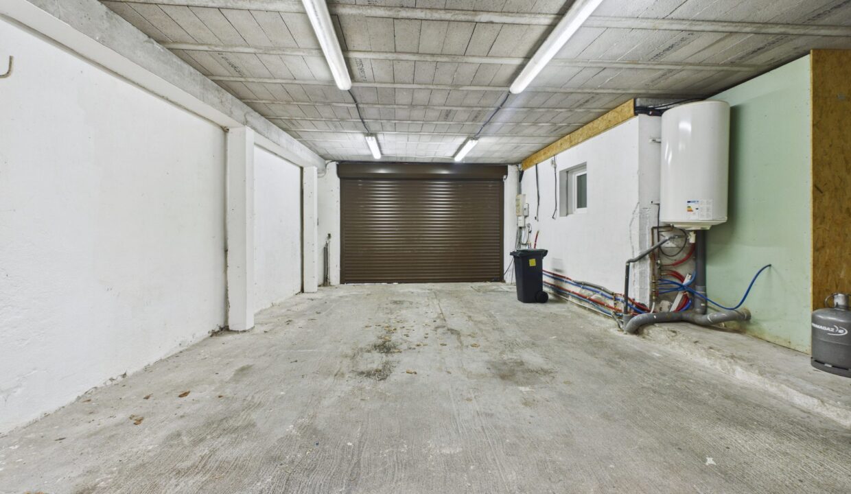 maison-mitoyenne-2-cotes-7-pieces-sainte-hermine-85210-1774548393-VM955_11_original